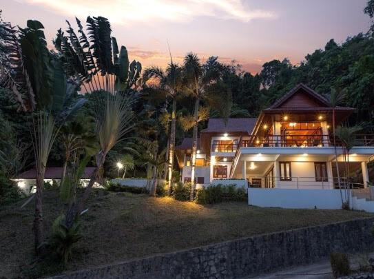 Patonghill Estate 6 Bedroom Sea View * Patong