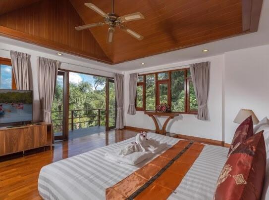 Villa Patonghill Estate 6 Bedroom Sea View