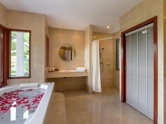 Patonghill Estate 6 Bedroom Sea View *