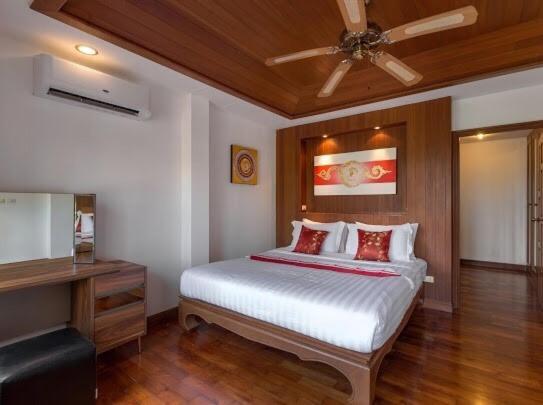 Villa Patonghill Estate 6 Bedroom Sea View