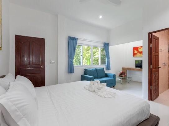 Patonghill Estate 6 Bedroom Sea View Villa Patong