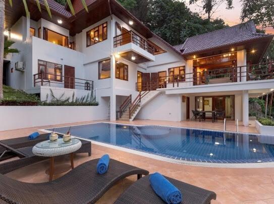 Patonghill Estate 6 Bedroom Sea View Villa