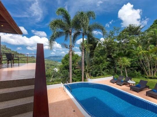 Patonghill Estate 6 Bedroom Sea View Villa *