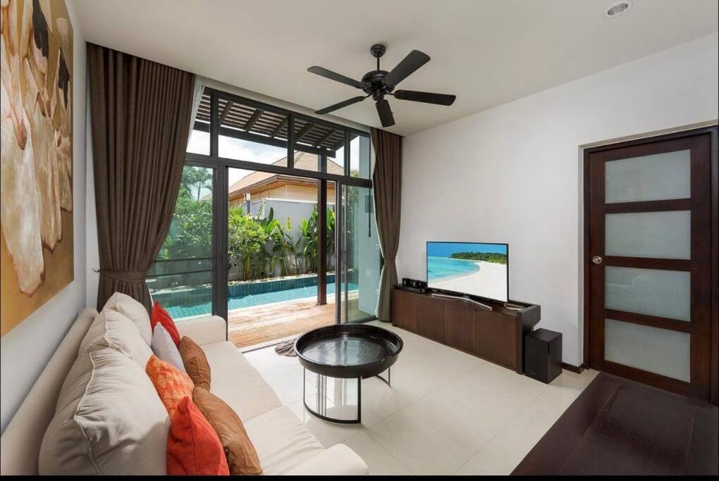 2 Living Villa Rawai