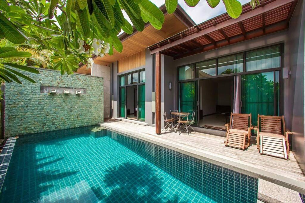 2 Living Villa