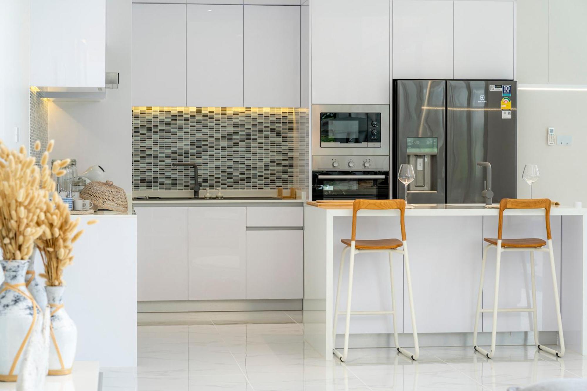 New Modern Aesthetic 3-storey A15 In Gated Just 10 Min Drive Laguna Phuket *