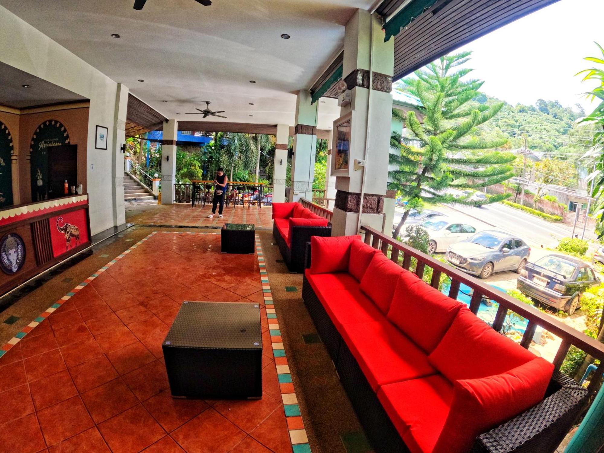 Beautiful Pool Homestay Patong