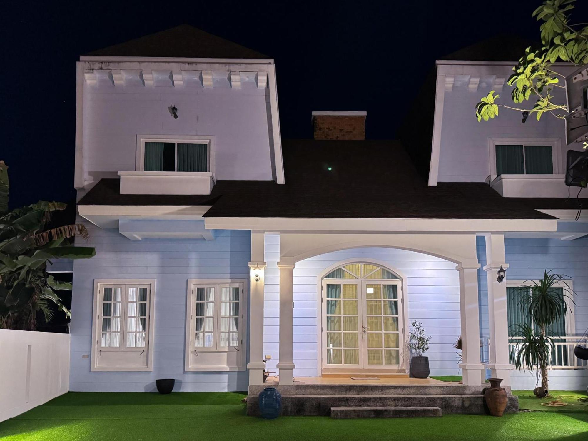 Villa White Castle Cape Panwa