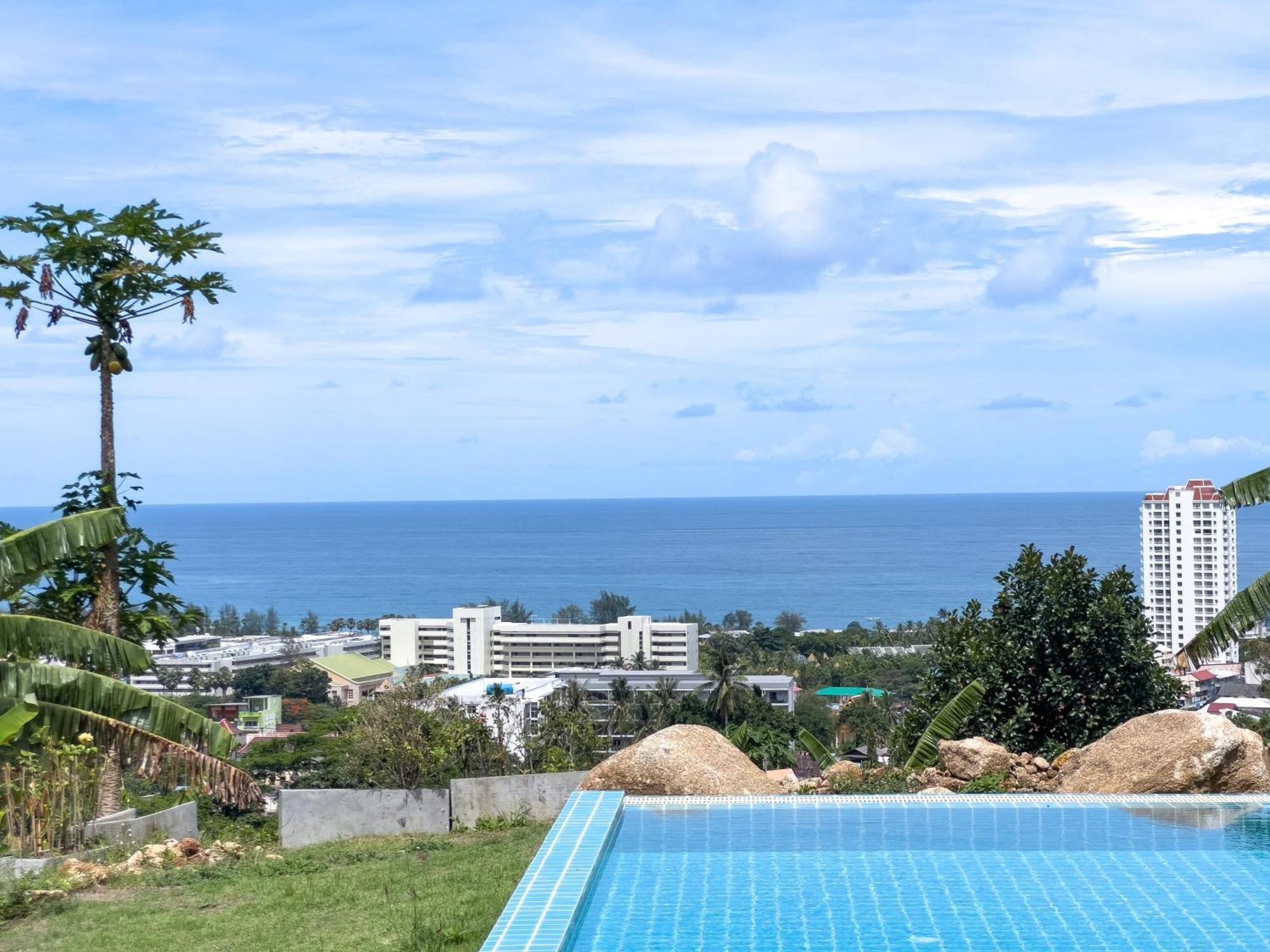 Horizon: Coastal Charm Villa