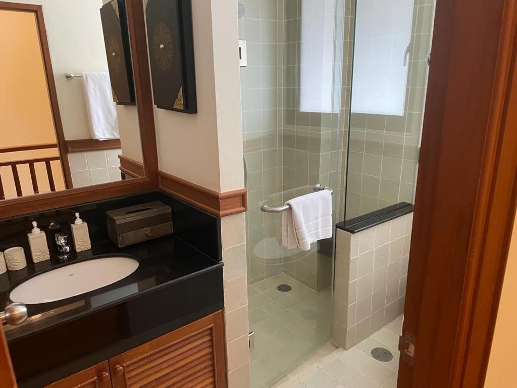 Beautiful 3-bed In Cherngtalay Thalang *