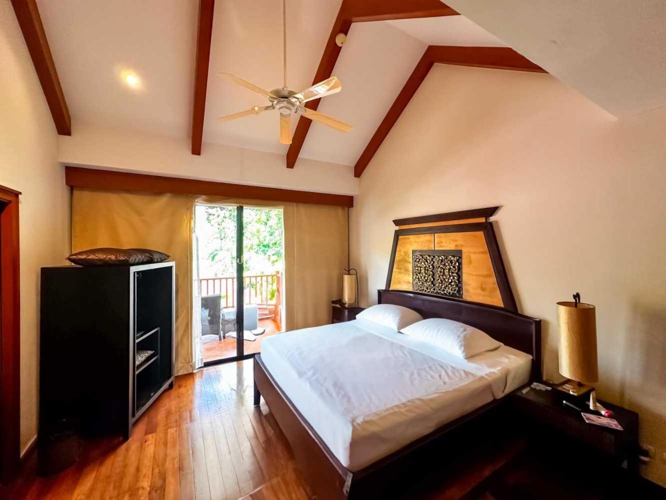 Beautiful 3-bed In Cherngtalay Thalang