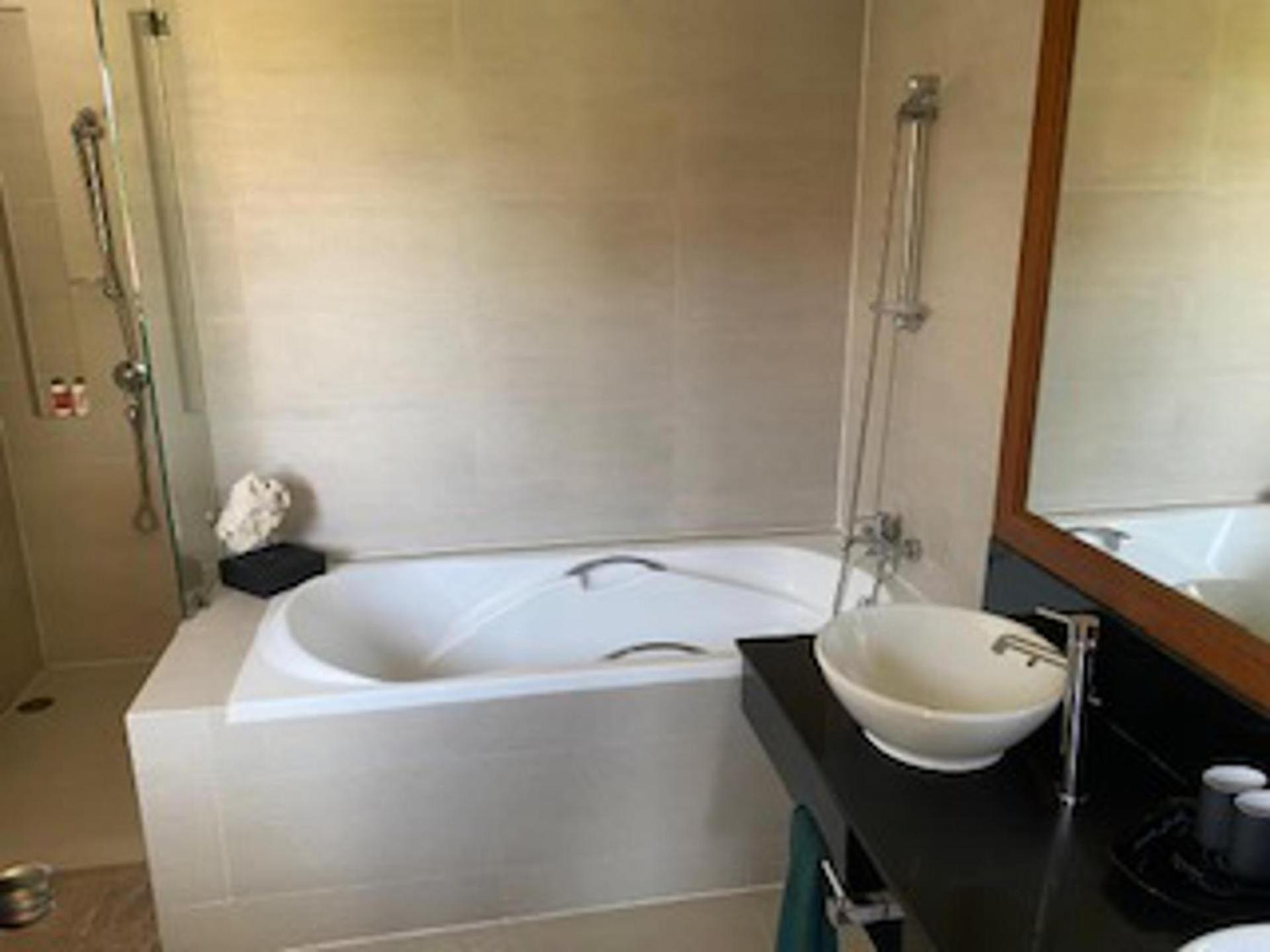 Poolside Luxury Laguna 2-bed In Cherngtalay Villa