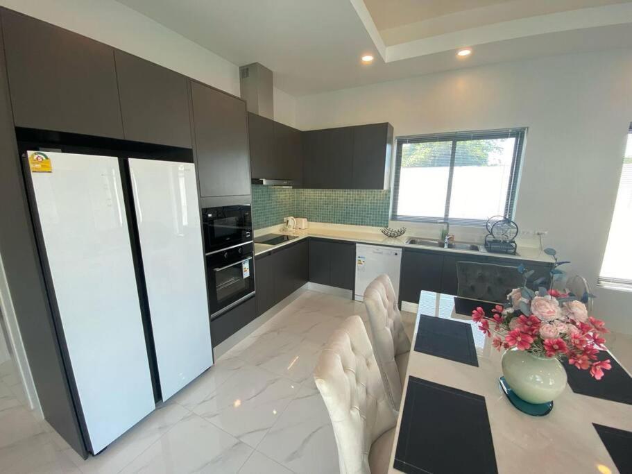 Costa Lota Villa, Brand New, 3 Bedroom, In Rawai V35 Villa *