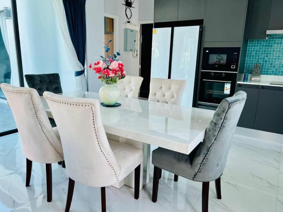 Costa Lota Villa, Brand New, 3 Bedroom, In Rawai V35