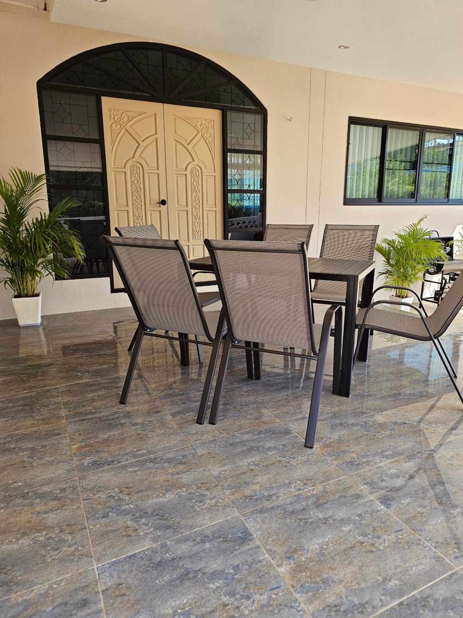 Villa Nai Harn 2 Bdr