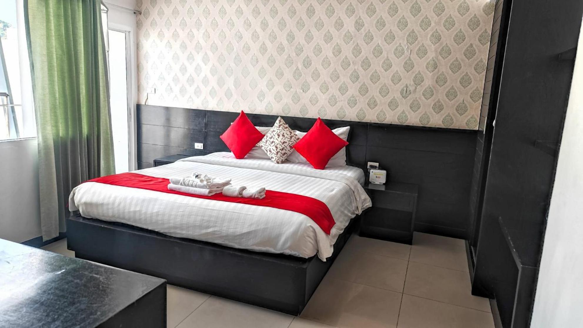 Cocoon Apk & 4* Patong