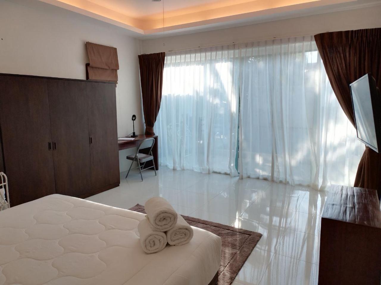 Villa Pool Kamala Beach