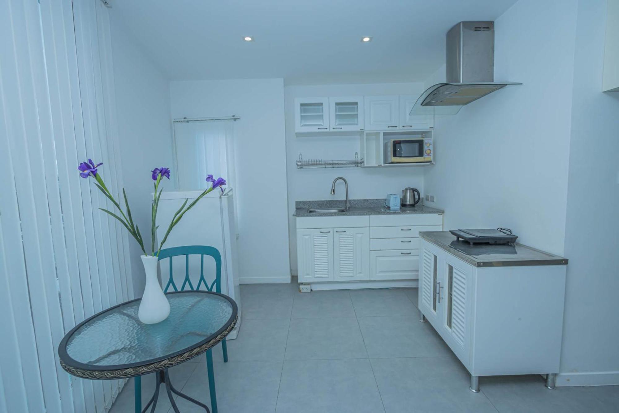 Hotel Utopia Kata By Roomquest Phuket
