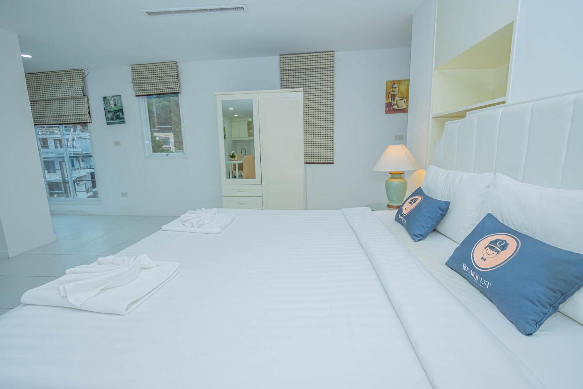 Hotel Utopia Kata By Roomquest