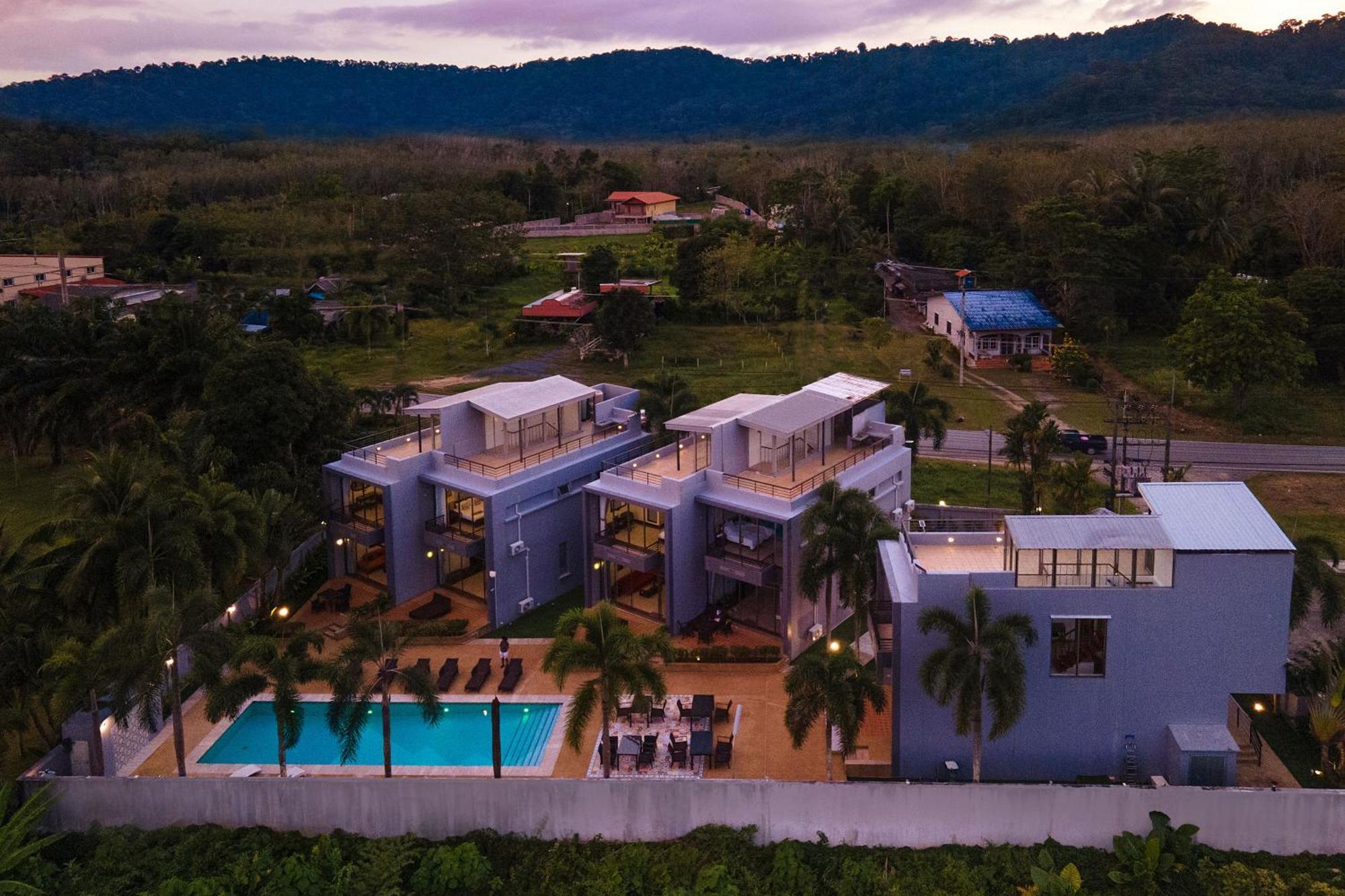 Villa Pool Access Villa, 3-bedroom Near Mission Golf Argent 8 Ban Muang Mai