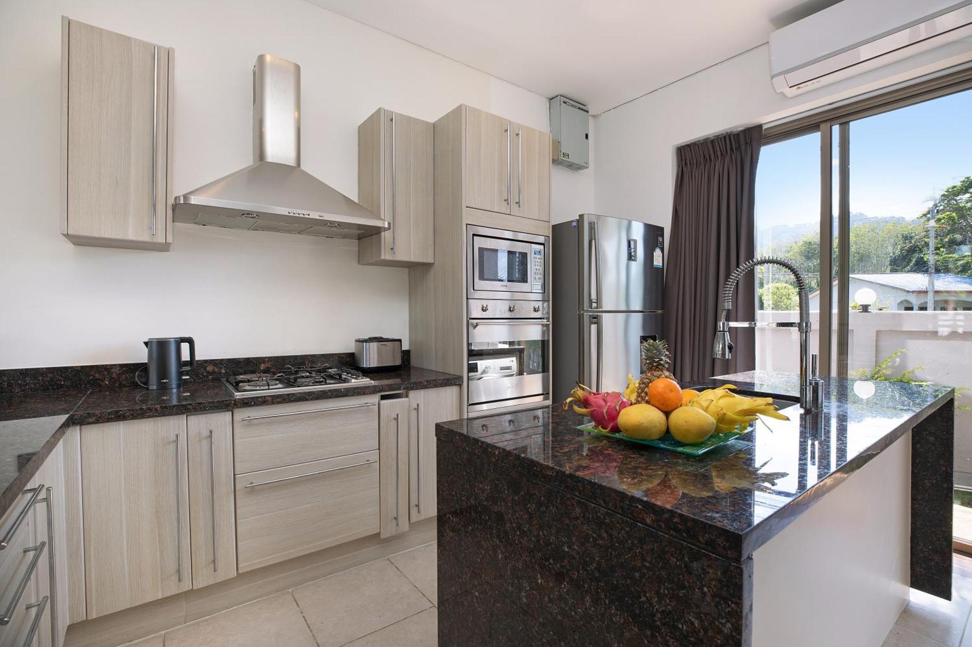 Villa Pool Access Villa, 3-bedroom Near Mission Golf Argent 8 Ban Muang Mai