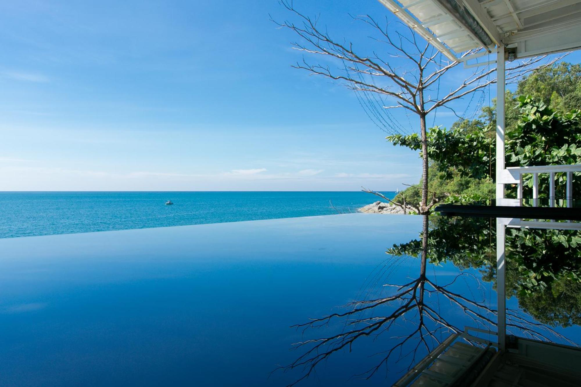 Resort Naiharn On The Rock Phuket 2*