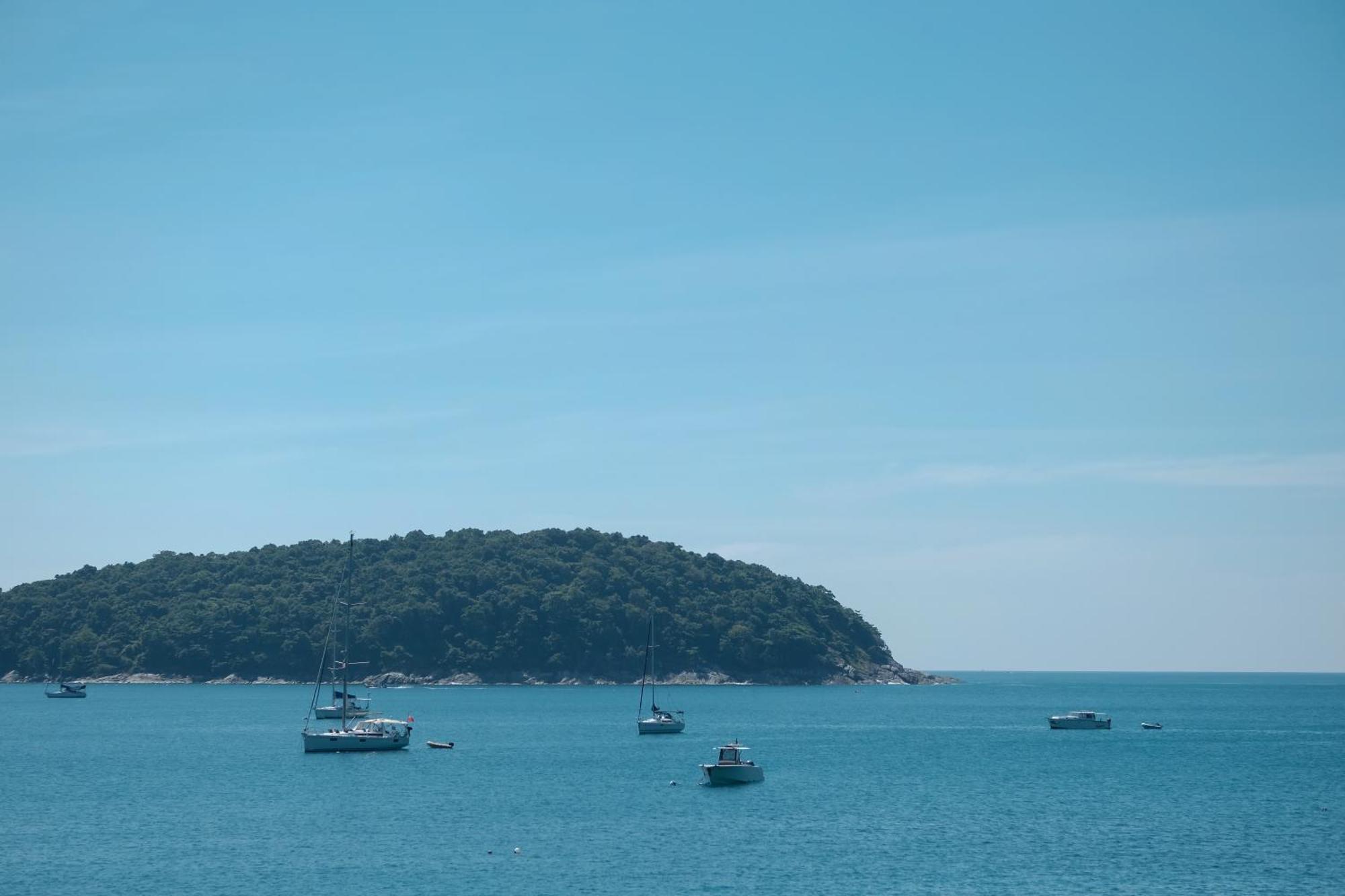 Naiharn On The Rock Phuket Nai Harn