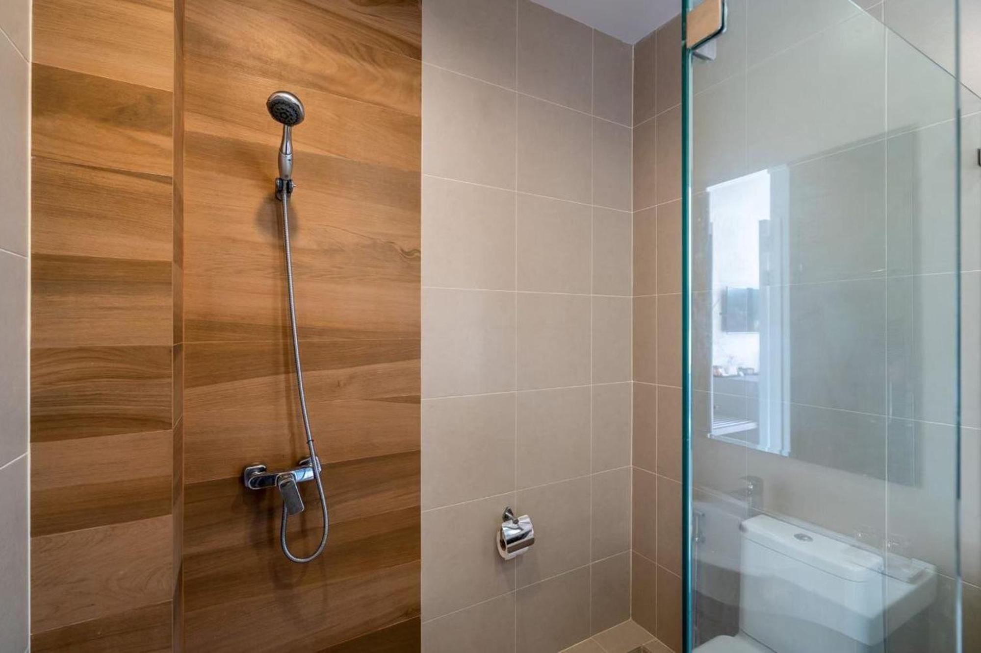 Hotel The Thames Pool Access & - Sha Extra