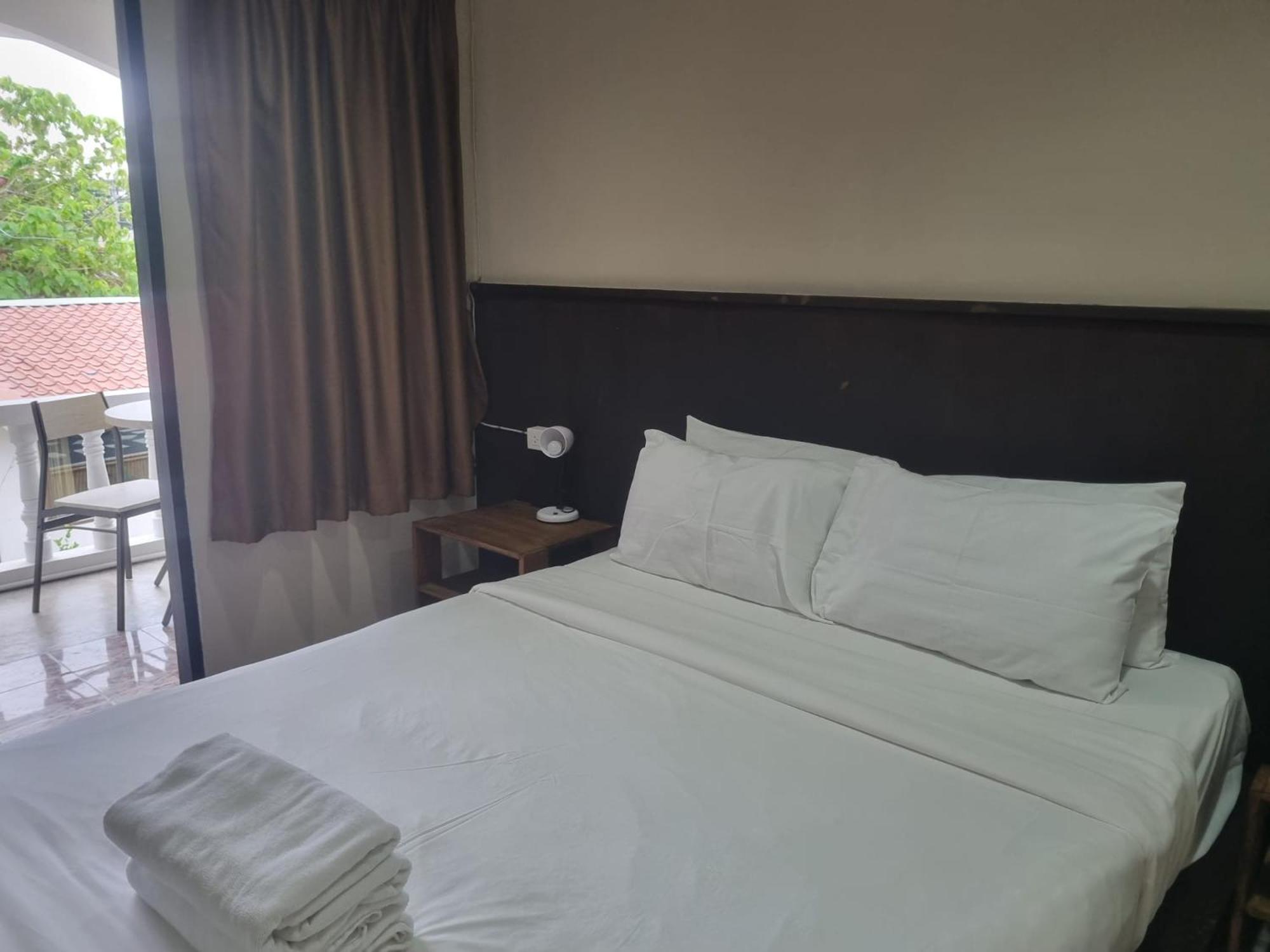 New Breakers Hotel