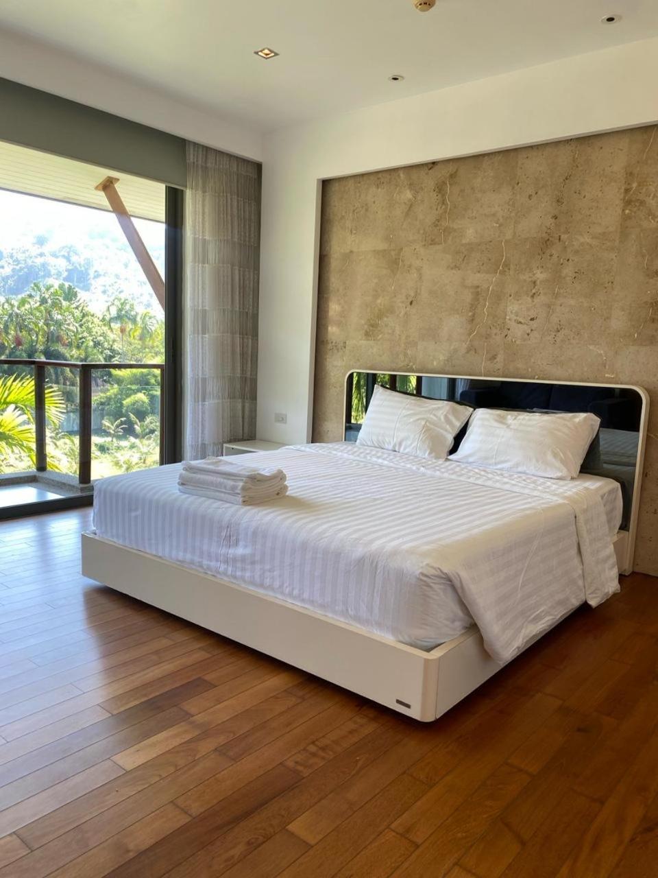 Apartment Pearl Of Naithon , 4 Bedroom