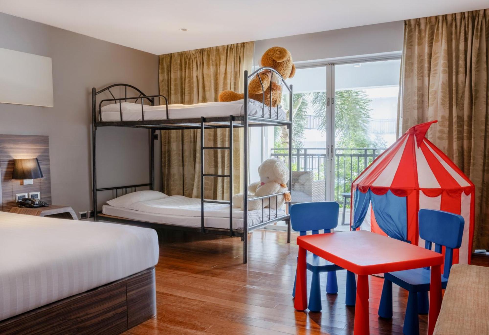 Hotel Phuket By Ihg 4*