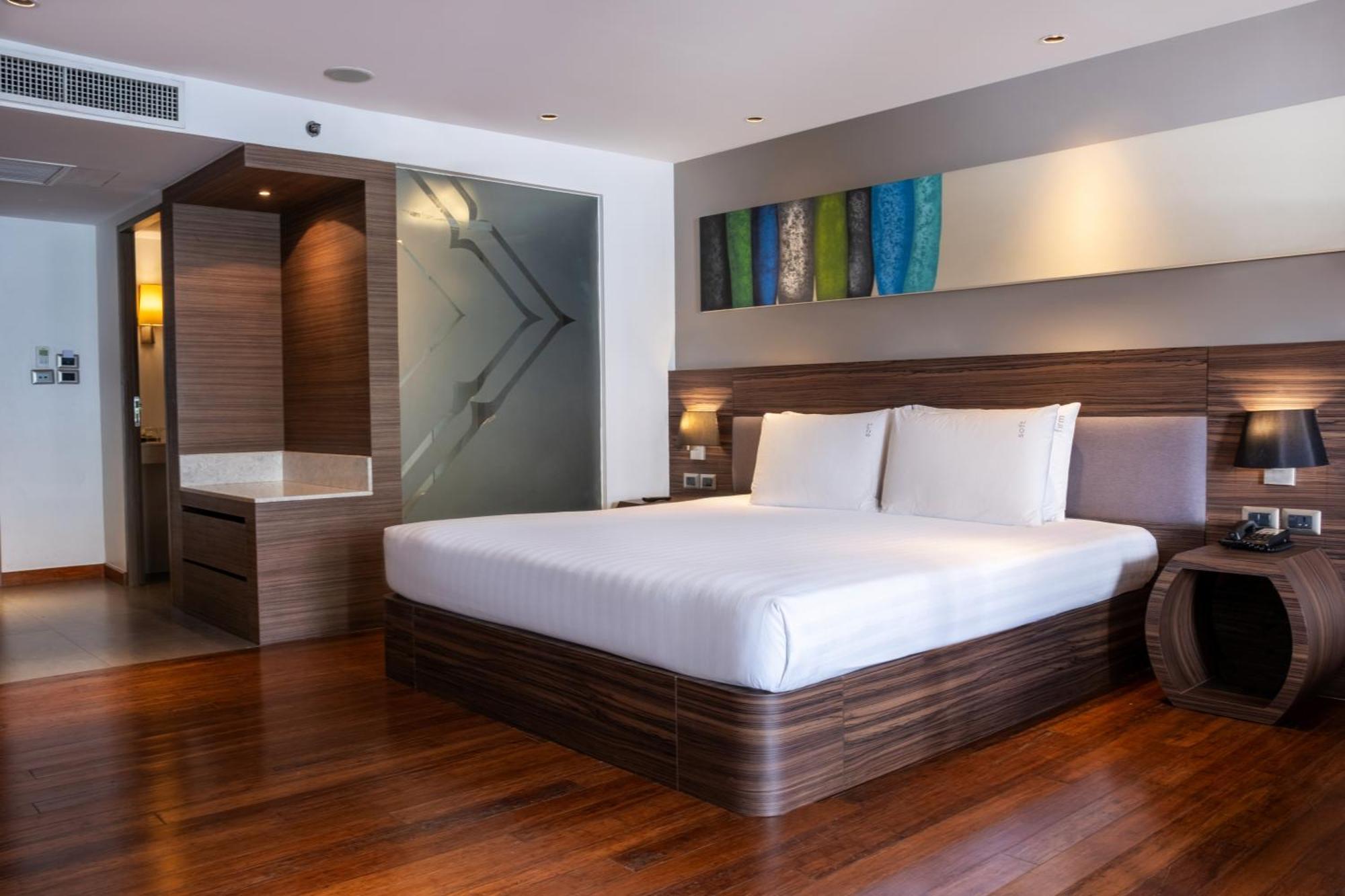 Hotel Phuket By Ihg 4*
