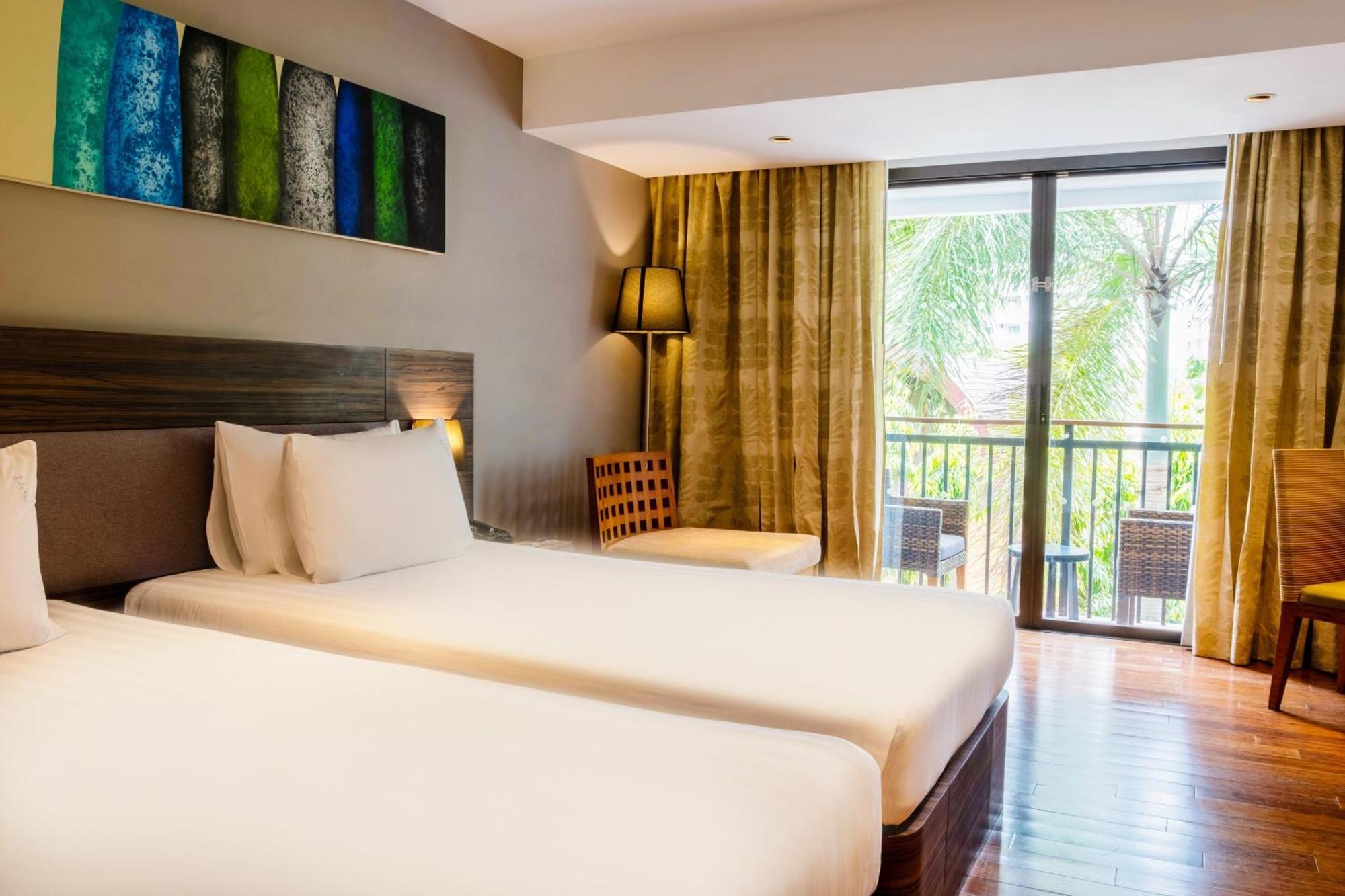 Hotel Phuket By Ihg 4*