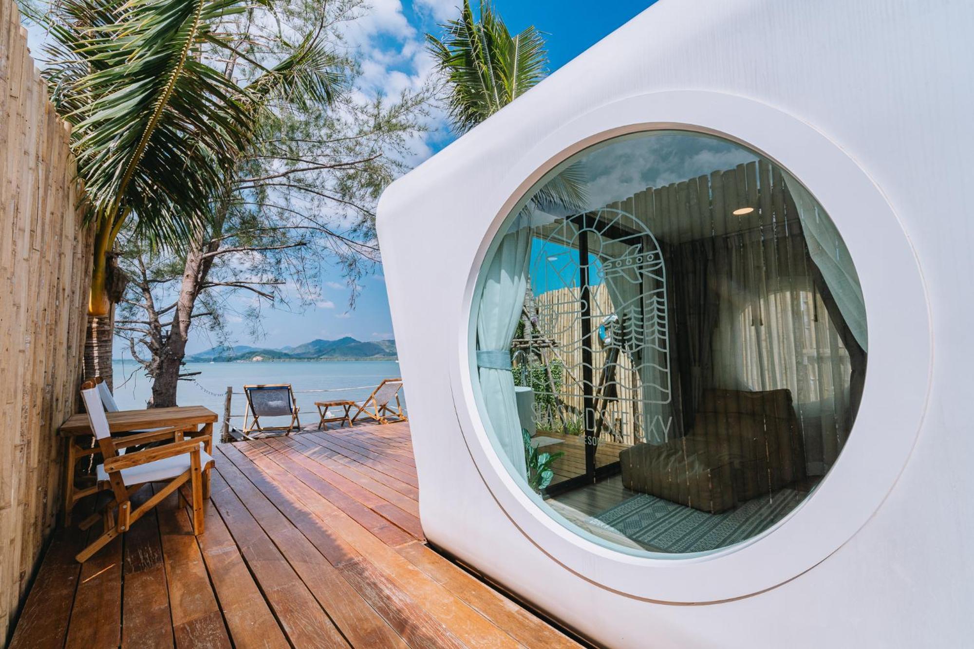 Sea Sky Front Villa *