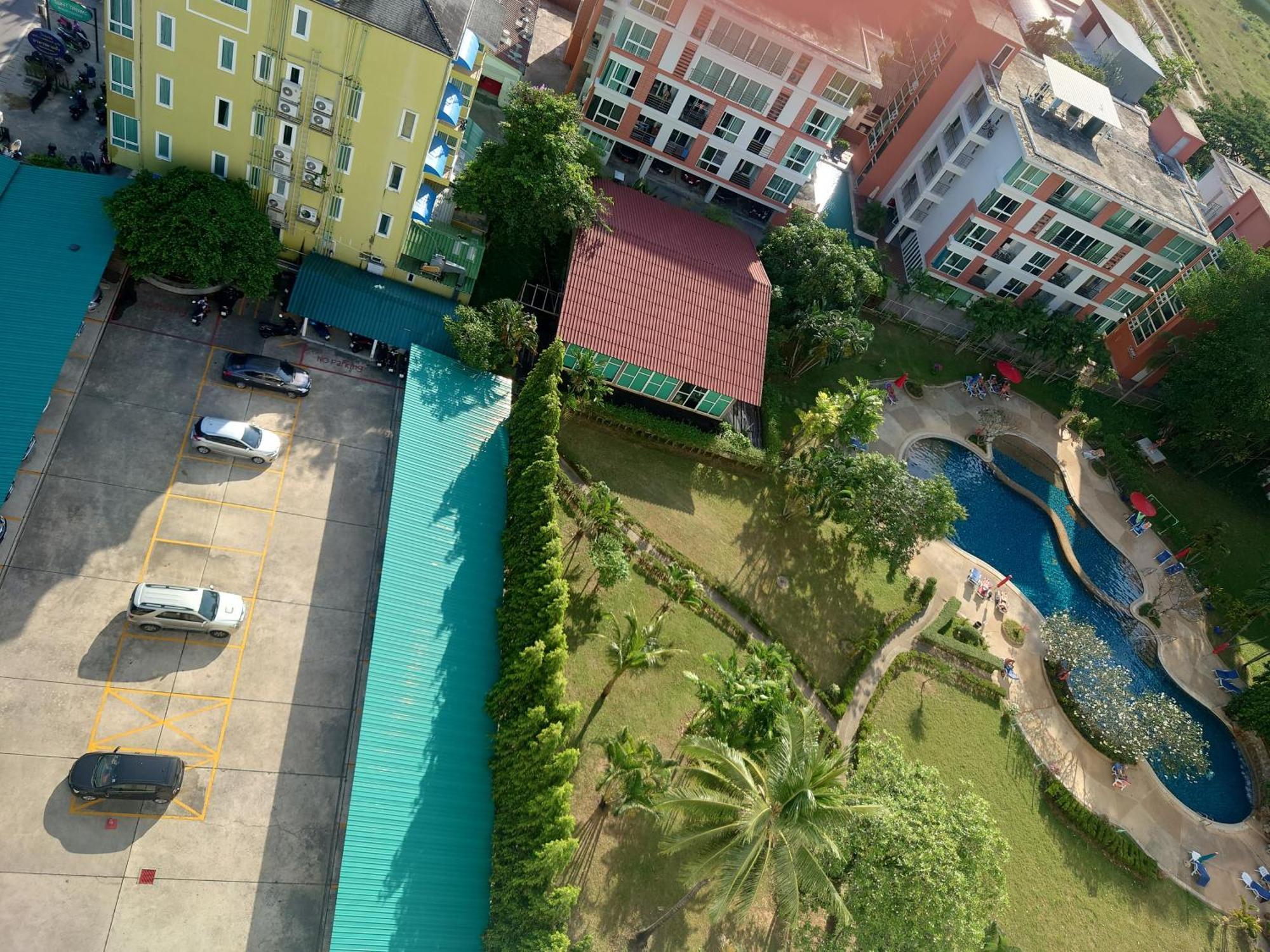 Phuket Palace With 2 Separate