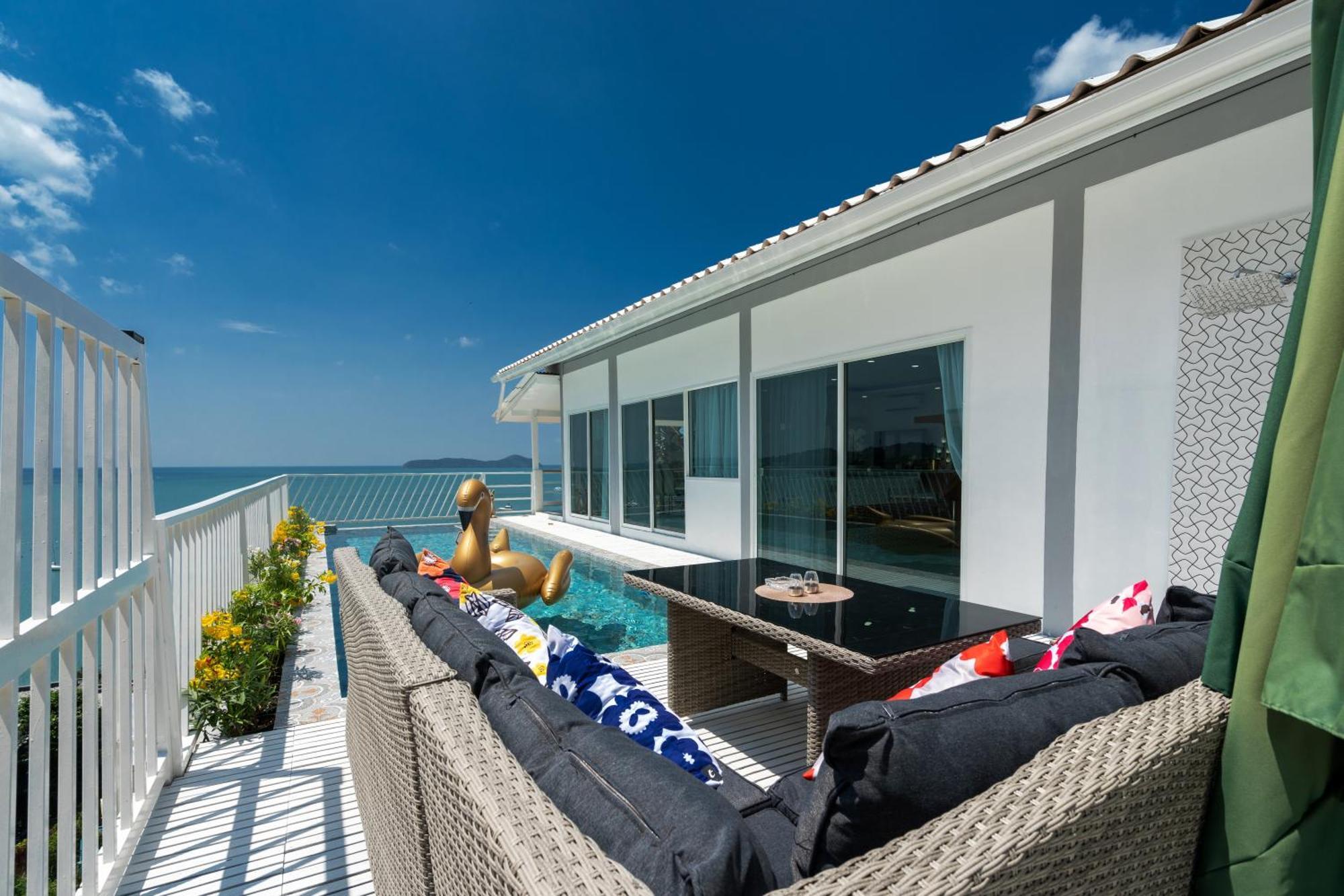 Mona Seaview Pool Front Aoyon