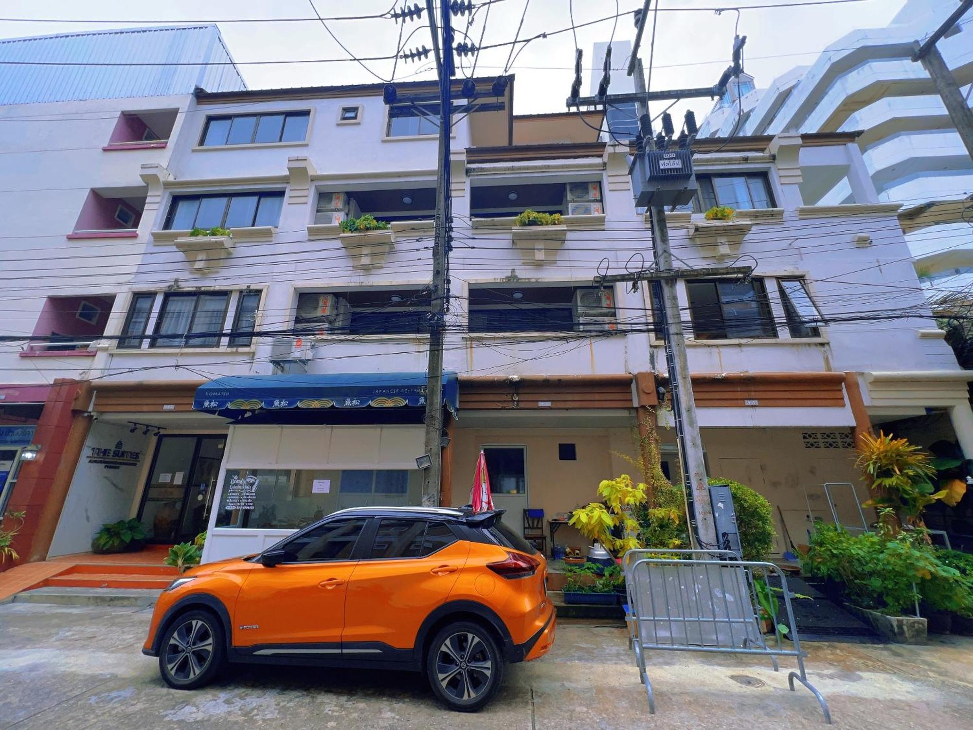 Apartment 舒适安静的民宿/距离芭东海滩酒吧街100米/距离芭东海滩150米/中文房东/180度超大露台 Patong