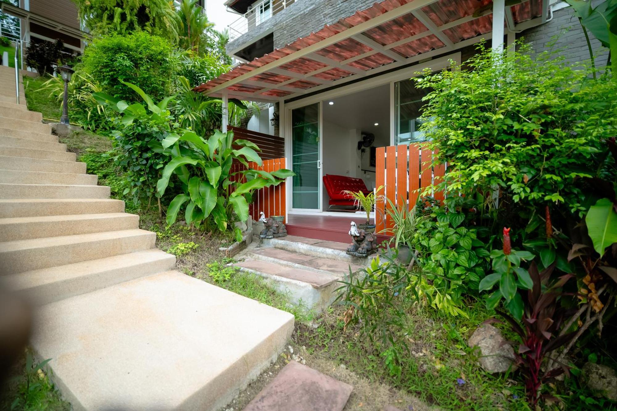ฺbaan Waru Seaview