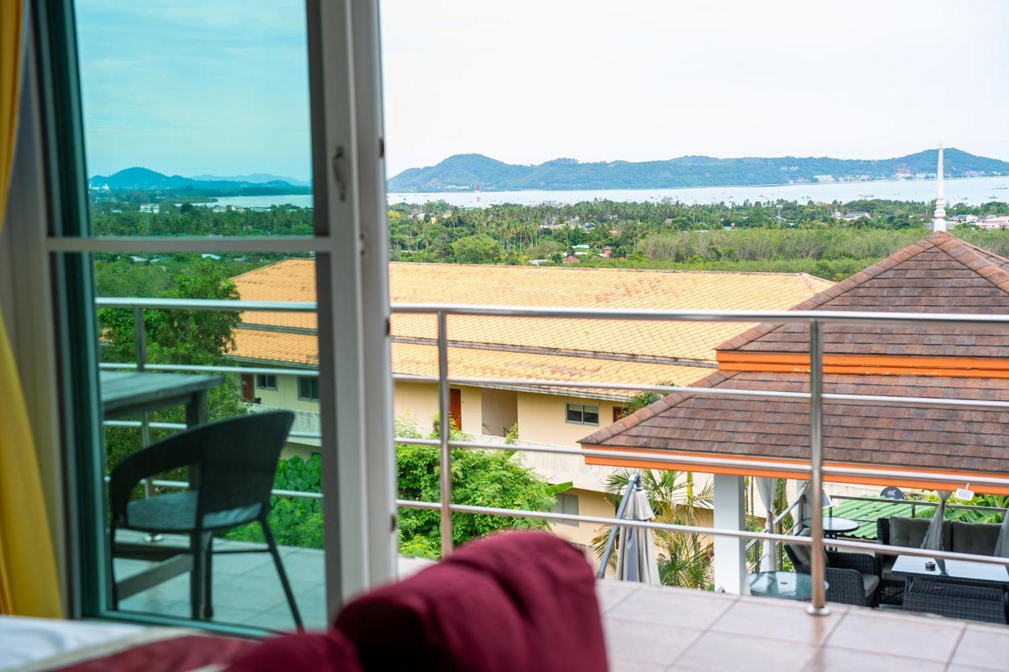 ฺbaan Waru Seaview * Ban Kata