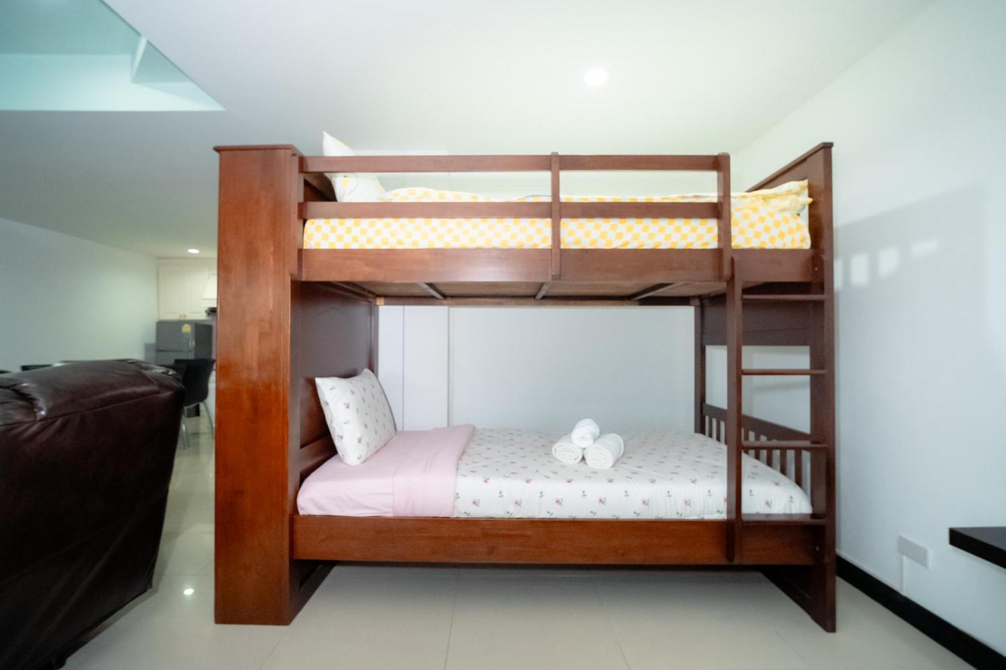 Gasthof ฺbaan Waru Seaview Ban Kata