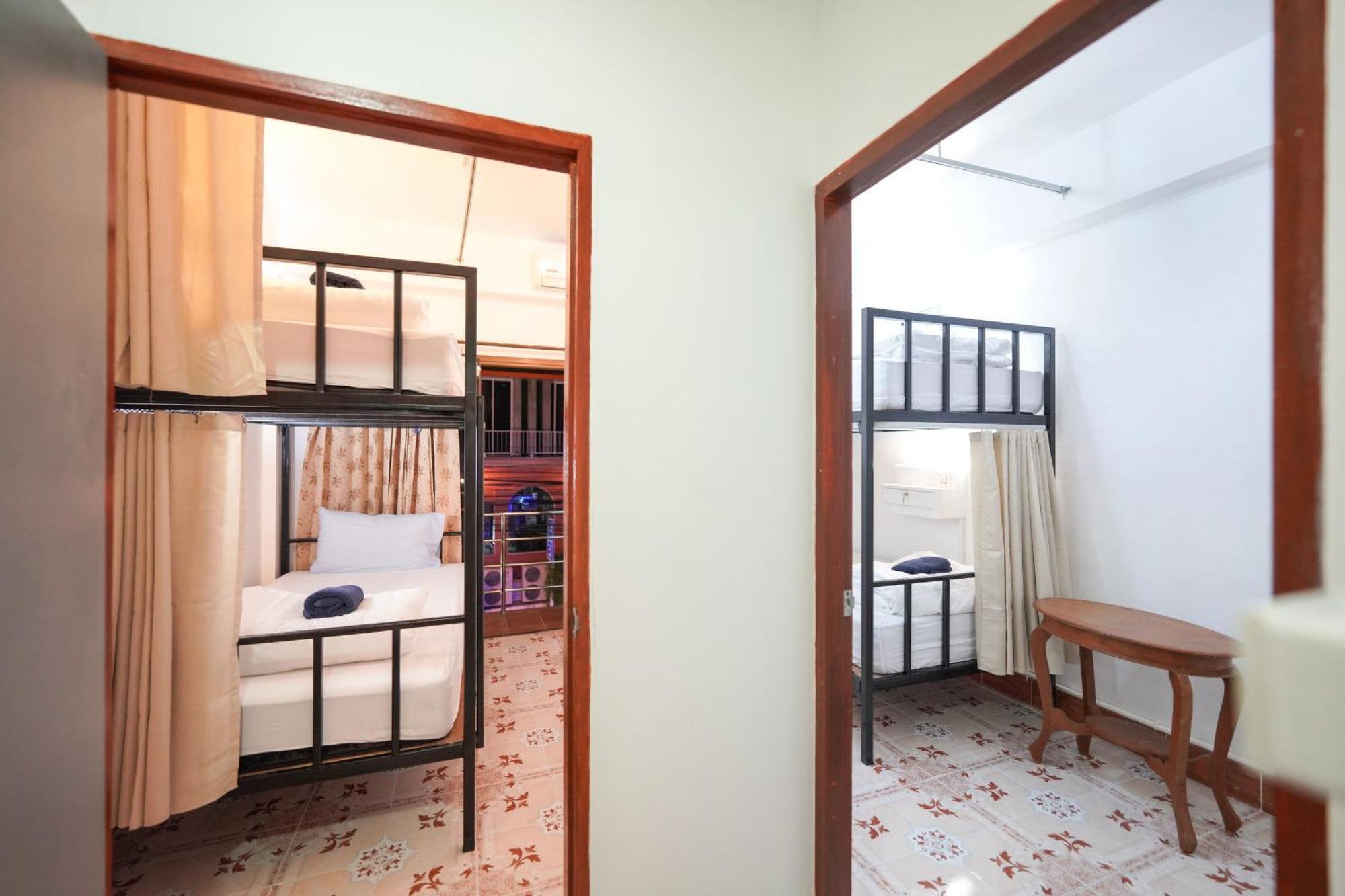 Hostel Baan Backpacker