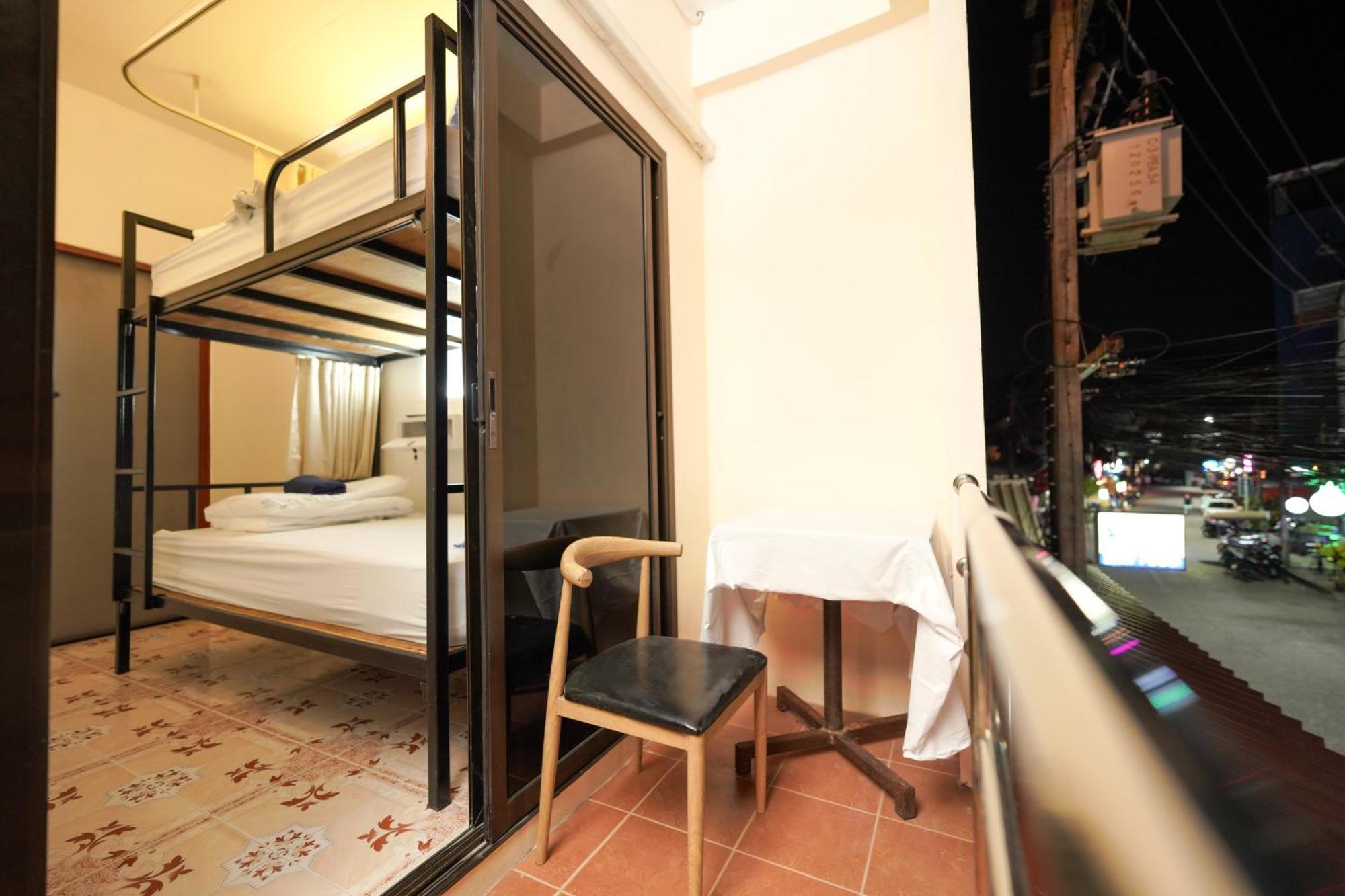 Baan Backpacker Hostel Kamala Beach