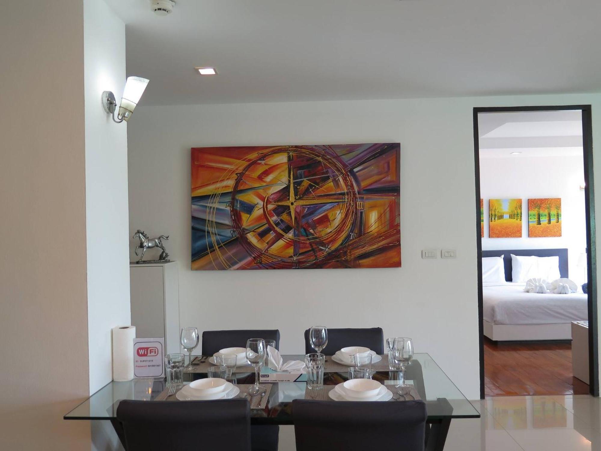 Apartment 618-penthouse 3 Bedrooms Walking To Patong