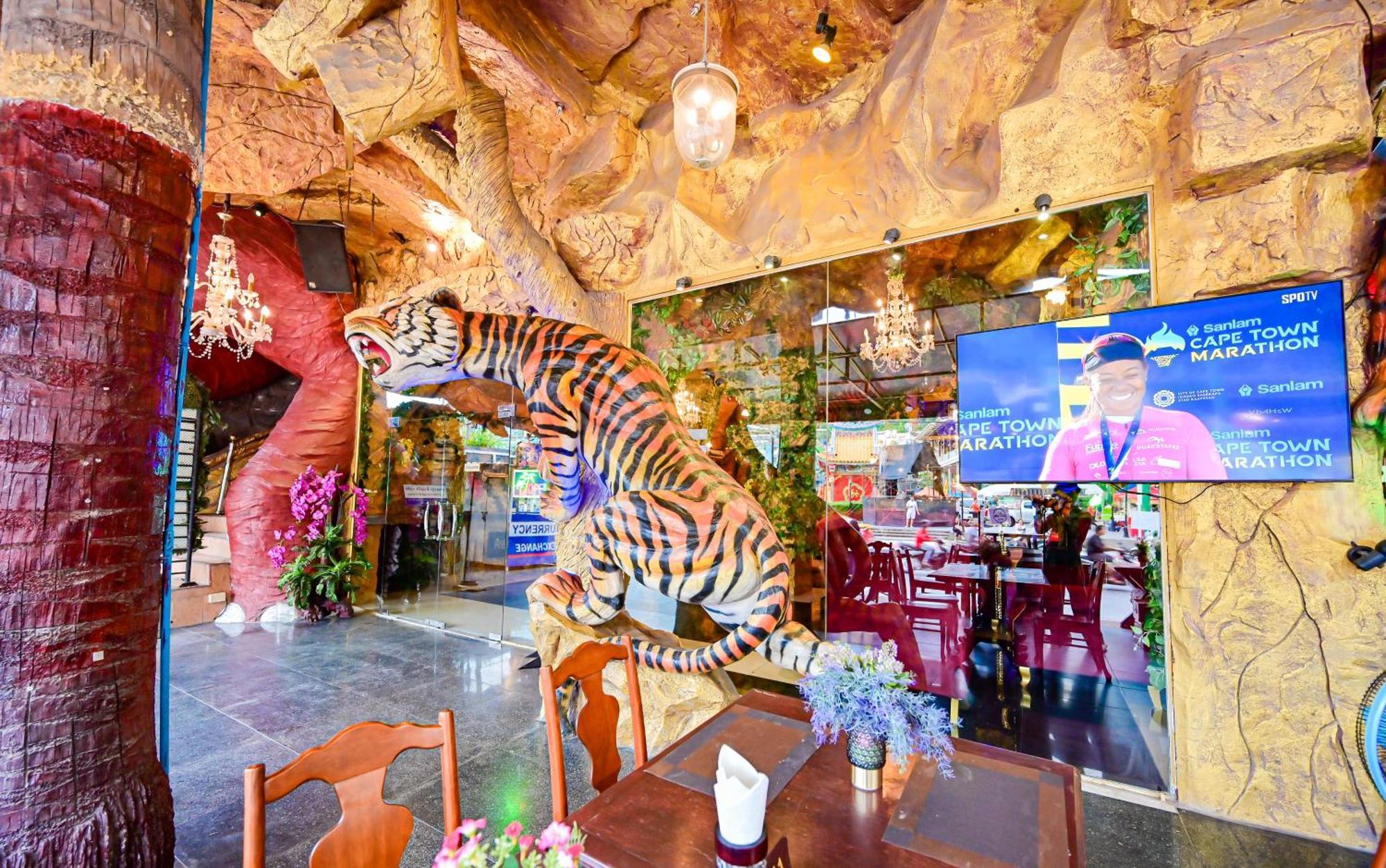 Tiger Complex Hotel
