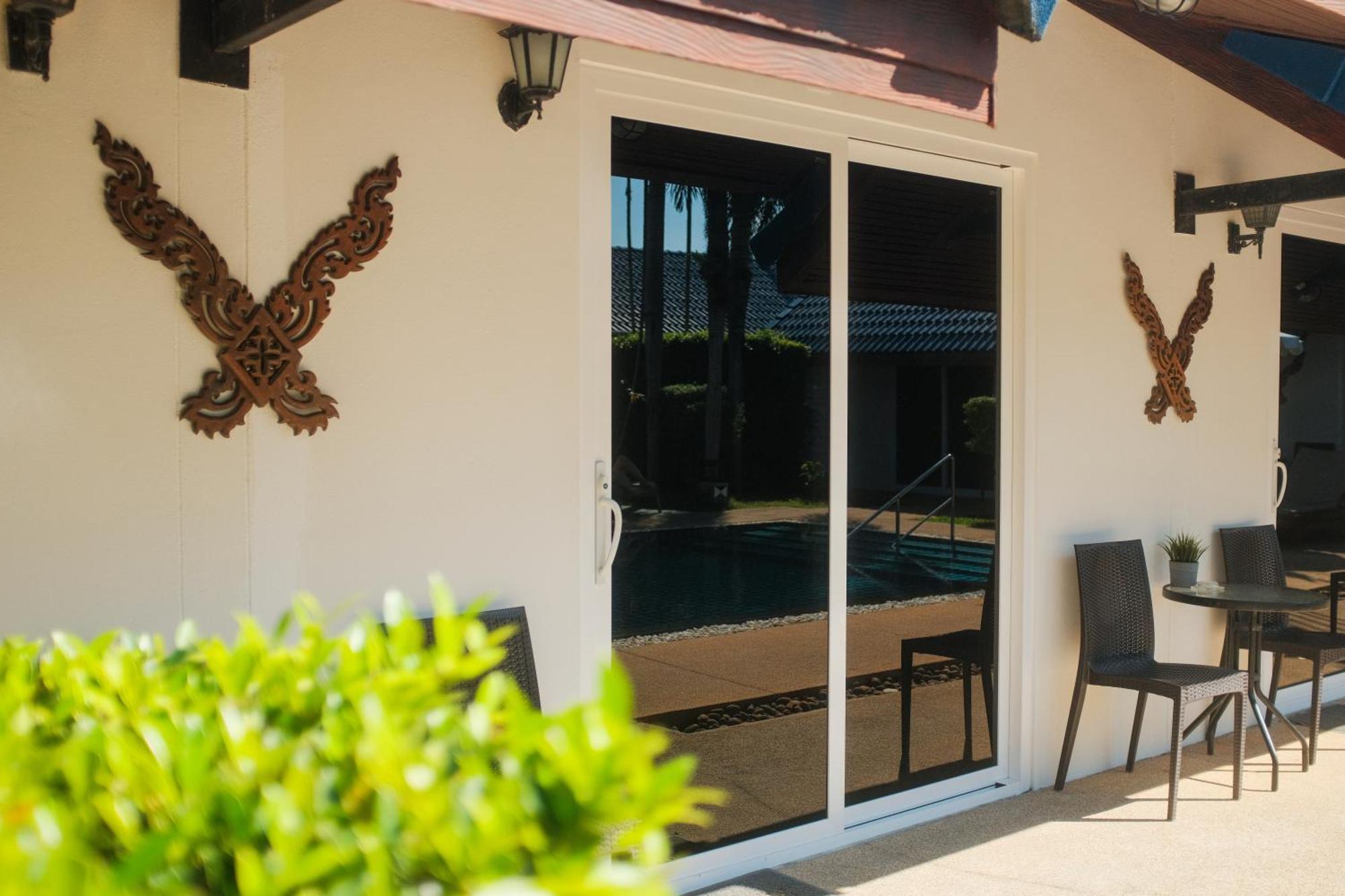 Phuket Airport - Sha Extra 3* Nai Yang