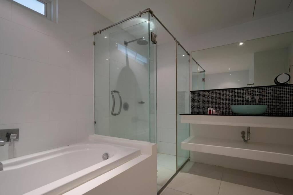 Villa Seaview Overlooking Karon Beach Spa3