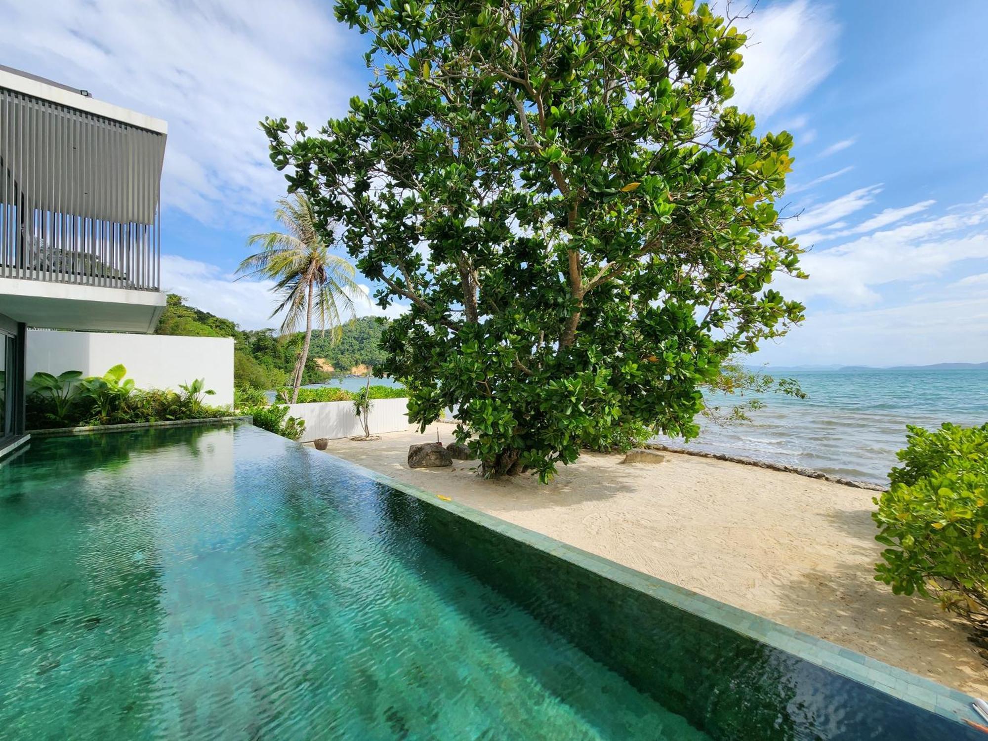 Villa Luxury Beachfront 4 Bedroom Amana At Ta-ke A
