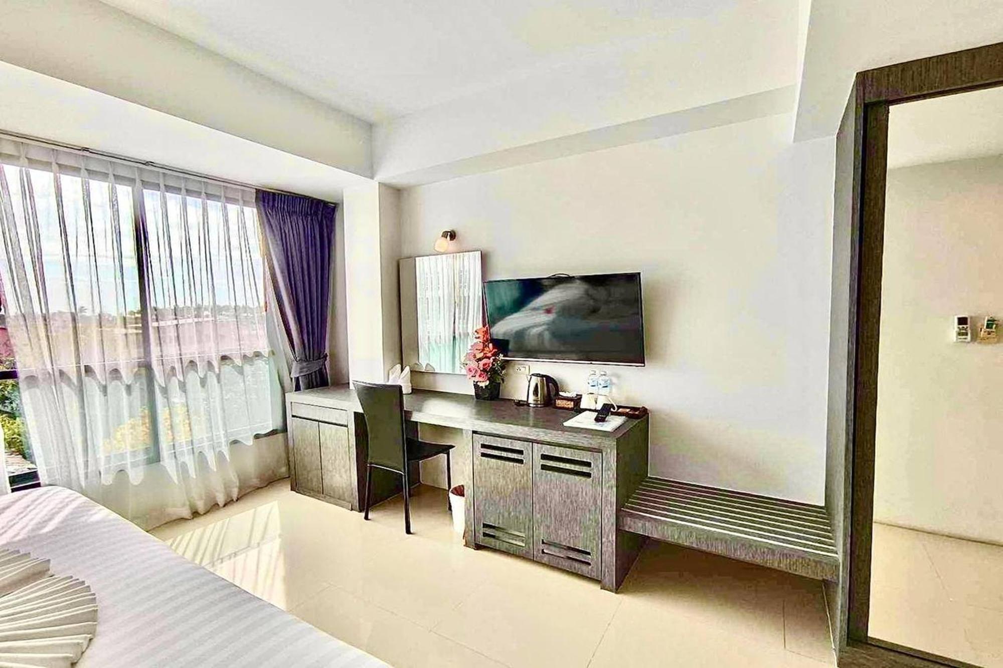 The Thames Pool Access & - Sha Extra 4* Chalong