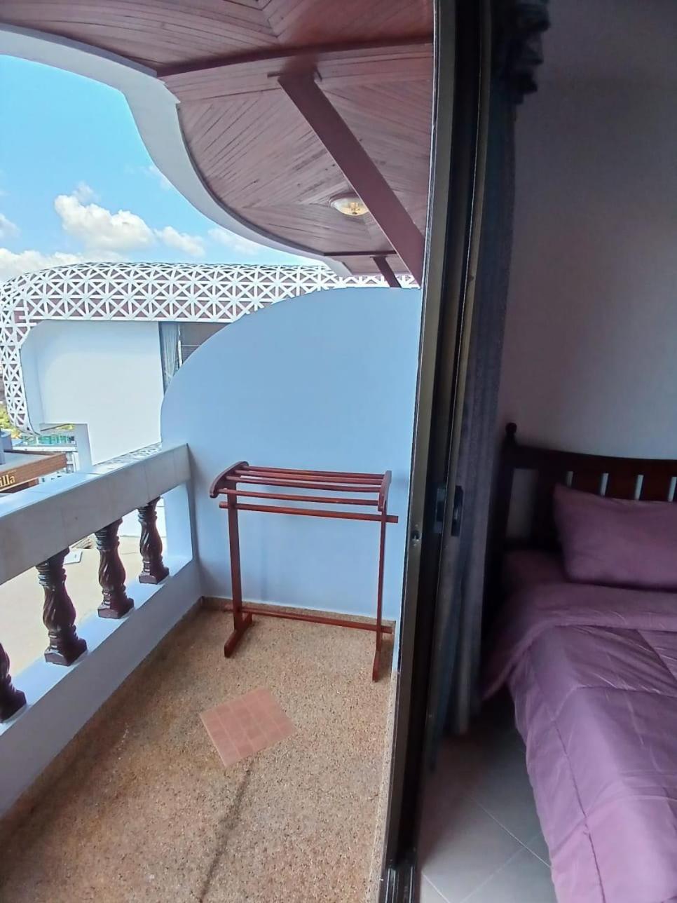 Aksarai Hotel *