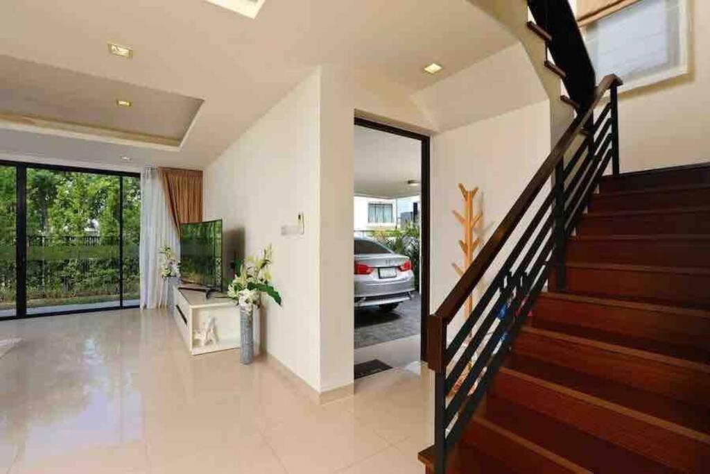 Big Lucky In Laguna Park Villa